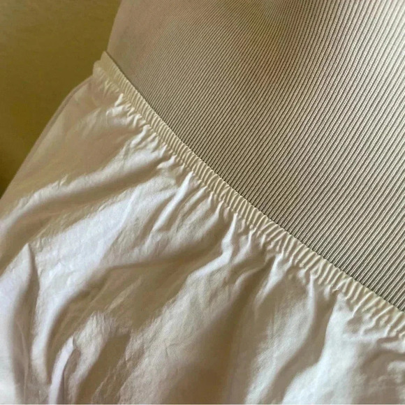 Olivaceous White Cotton Tiered Ruffle Off the Shoulder Top Shirt: Size Large - Picture 5 of 10